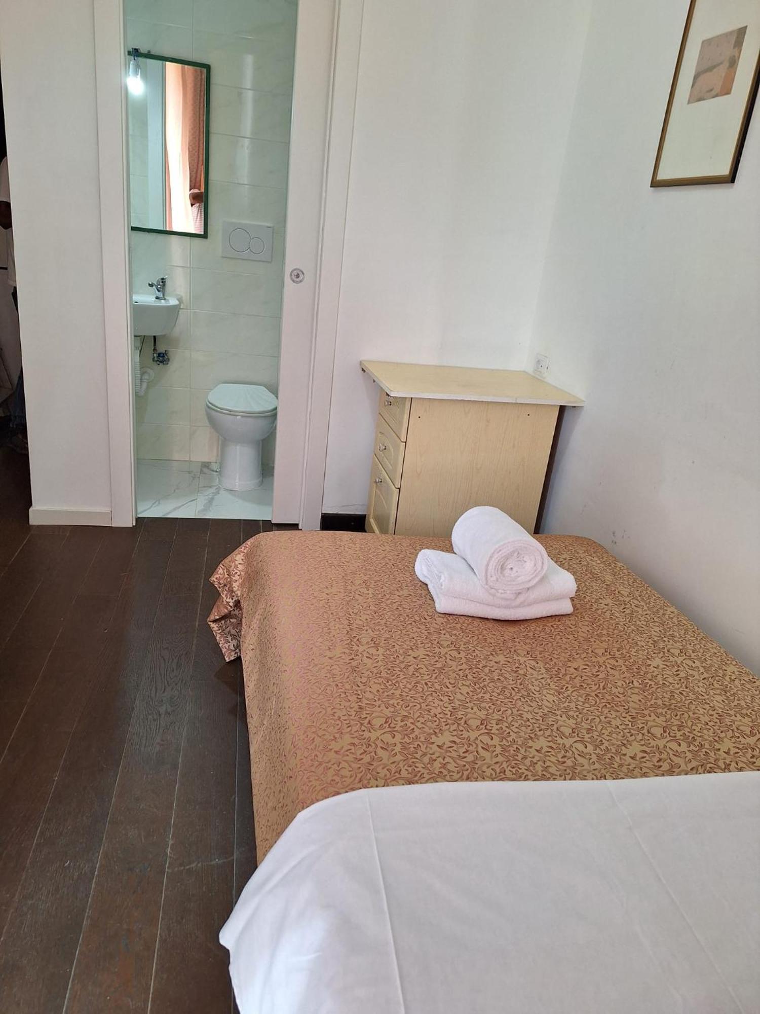 Casa Fanti 57 Hostel Рим Екстериор снимка