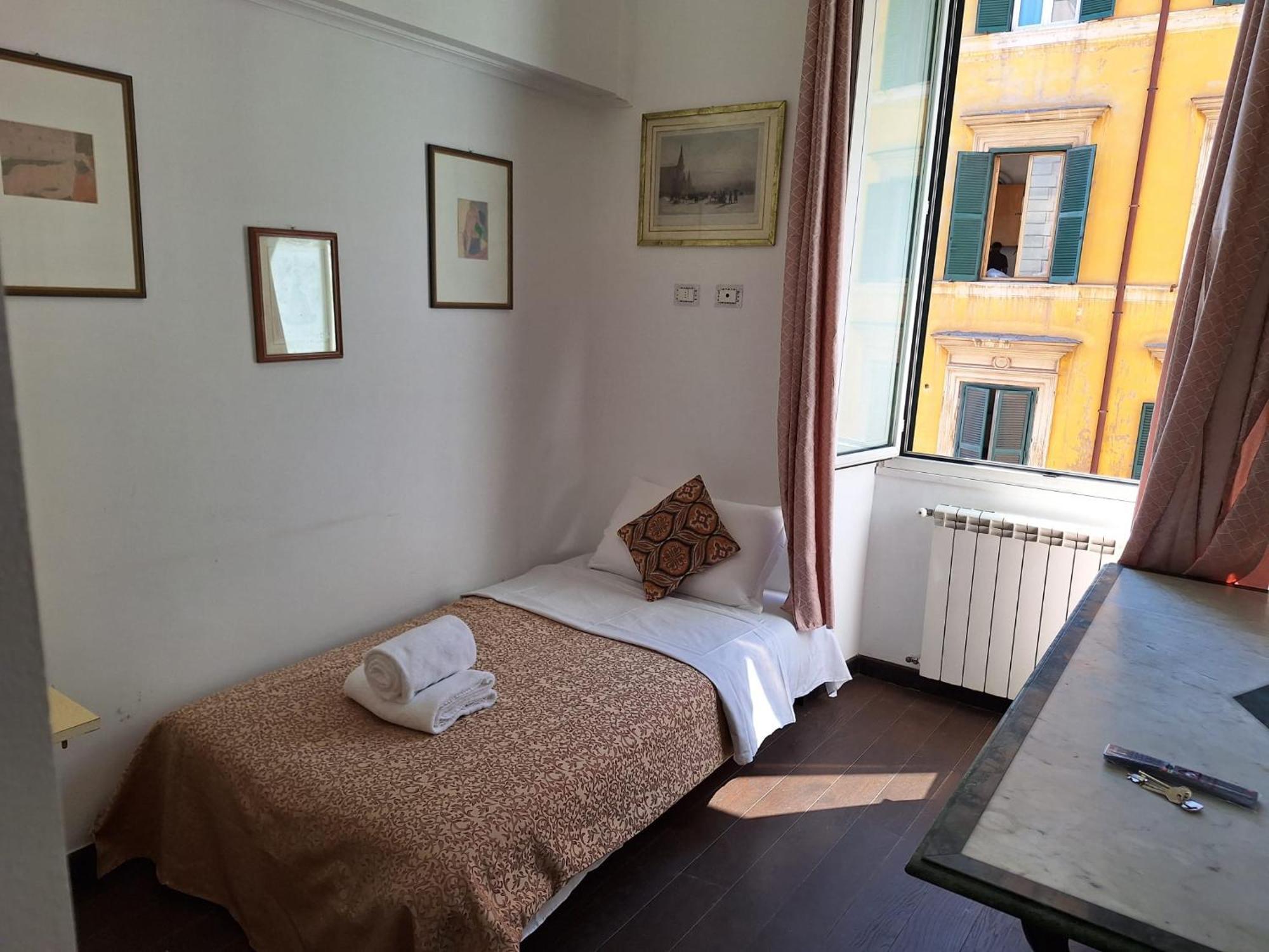 Casa Fanti 57 Hostel Рим Екстериор снимка