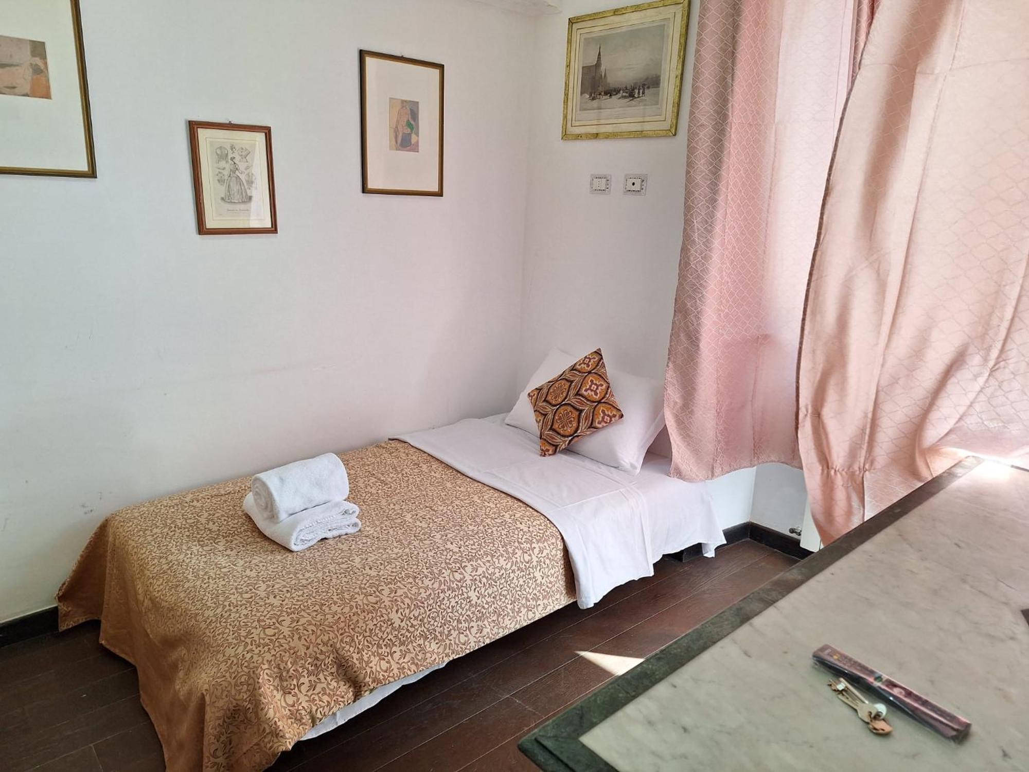 Casa Fanti 57 Hostel Рим Екстериор снимка