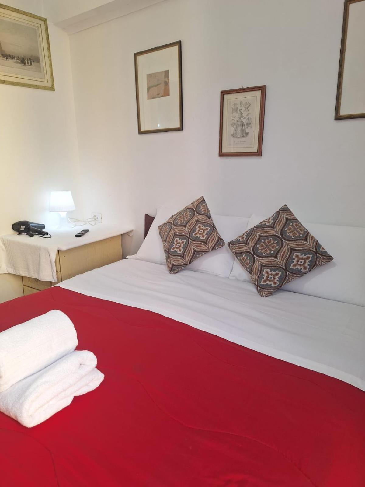 Casa Fanti 57 Hostel Рим Екстериор снимка