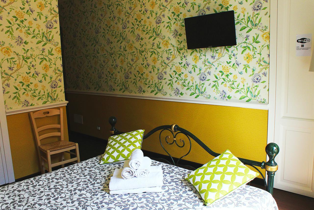 Casa Fanti 57 Hostel Рим Екстериор снимка