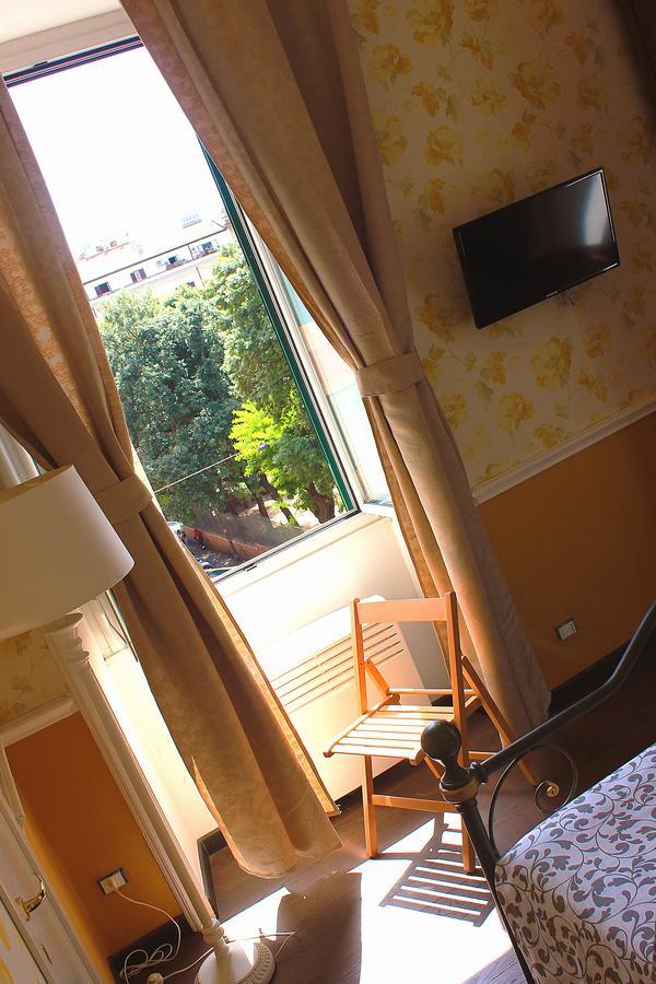 Casa Fanti 57 Hostel Рим Екстериор снимка