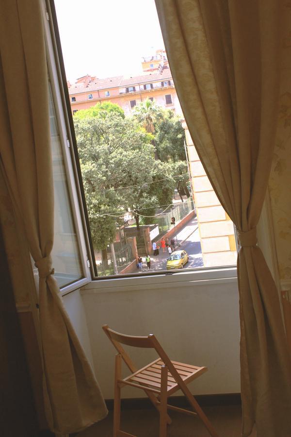 Casa Fanti 57 Hostel Рим Екстериор снимка