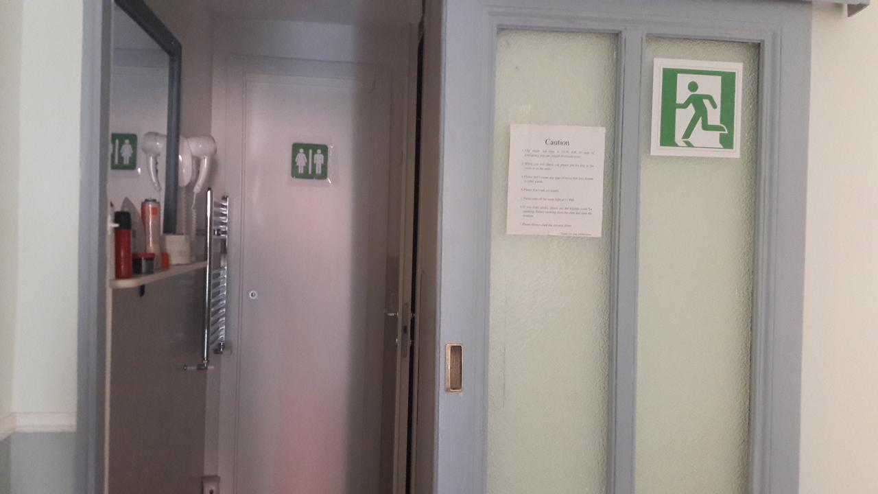 Casa Fanti 57 Hostel Рим Екстериор снимка