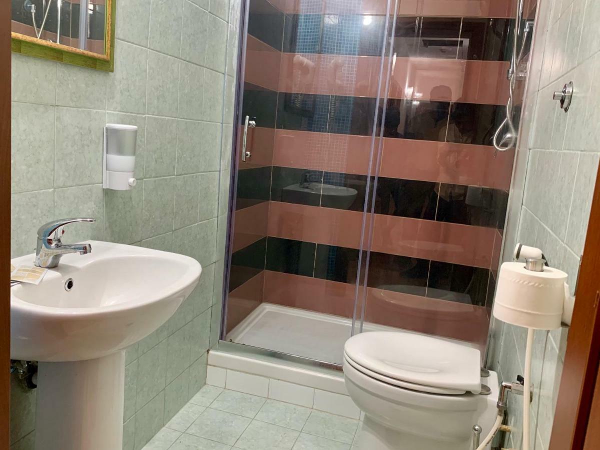 Casa Fanti 57 Hostel Рим Екстериор снимка