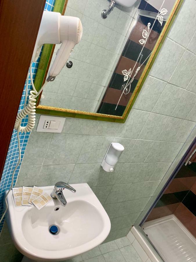Casa Fanti 57 Hostel Рим Екстериор снимка
